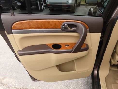 Used 2011 Buick Enclave CXL FWD image 20