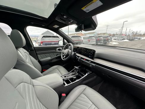 Used 2025 Kia Sorento SX Prestige w/ Sage Leather Package image 34