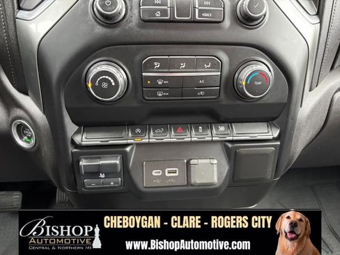Used 2020 Chevrolet Silverado 1500 RST w/ RST Value Package AWD/4WD image 28