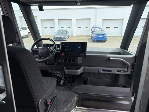 Used 2024 Chevrolet Brightdrop 600 w/ Battery Pack, Max Range AWD/4WD image 13