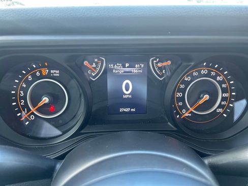 Used 2025 Jeep Gladiator Sport AWD/4WD image 18