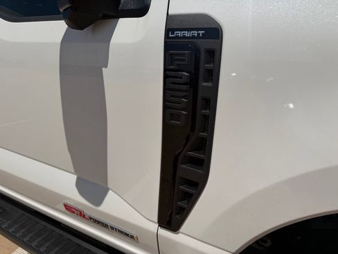 New 2026 Ford F250 Lariat w/ Black Appearance Package AWD/4WD image 9