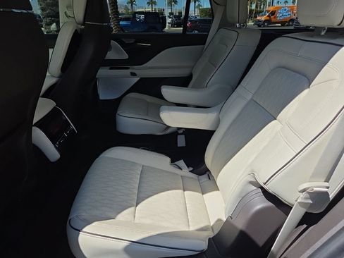 Used 2024 Lincoln Aviator Black Label w/ Jet Package AWD/4WD image 5