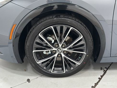 Certified 2025 Toyota Prius XLE image 24