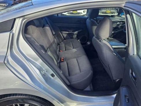 Used 2024 Nissan Altima 2.5 SV FWD image 13