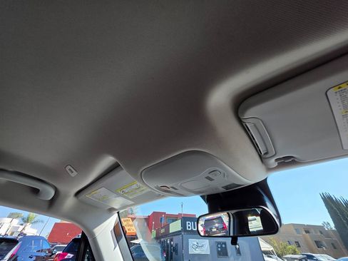 Used 2023 Jeep Renegade Latitude image 12