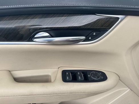 Used 2017 Cadillac XT5 FWD image 17
