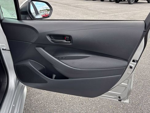 Used 2025 Toyota Corolla LE FWD image 33