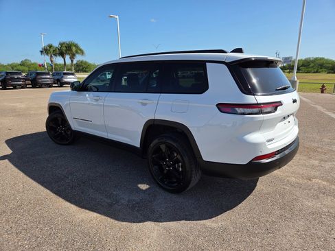 Used 2024 Jeep Grand Cherokee L Limited w/ Luxury Tech Group II RWD image 5