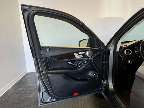 Used 2016 Mercedes-Benz GLC 300 4MATIC image 7