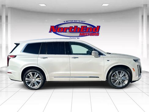 Used 2024 Cadillac XT6 Premium Luxury image 2