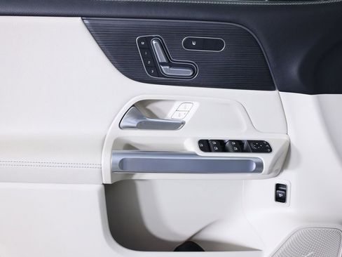 Certified 2026 Mercedes-Benz GLB 250 4MATIC image 10