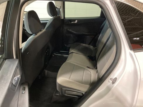 Used 2021 Ford Escape SE image 15