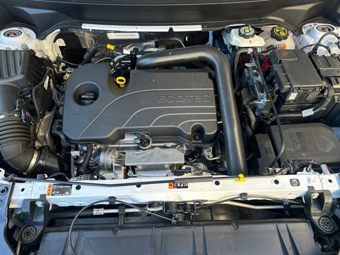 Used 2024 GMC Terrain SLE image 24