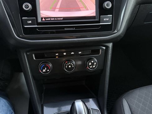 Used 2019 Volkswagen Tiguan S image 19