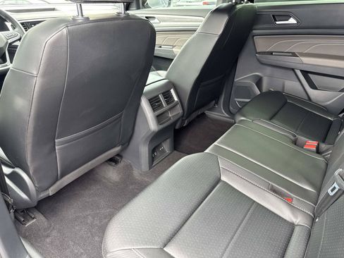 Certified 2022 Volkswagen Atlas Cross Sport SE FWD image 10
