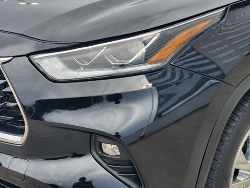 Certified 2026 Toyota Highlander Limited AWD/4WD image 9