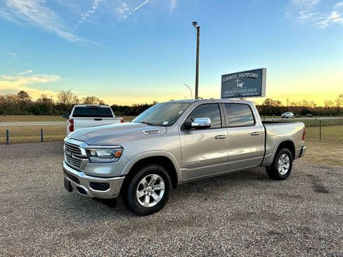 Used 2019 RAM 1500 Laramie image 2