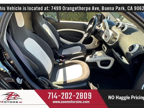 Used 2016 smart fortwo passion RWD image 19