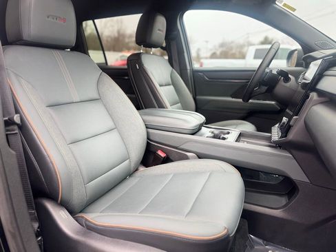 Certified 2024 GMC Acadia AT4 image 2