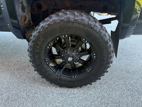 Used 2017 Chevrolet Silverado 1500 Custom w/ Custom Convenience Package AWD/4WD image 41