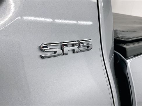 Used 2025 Toyota Tacoma SR5 AWD/4WD image 35