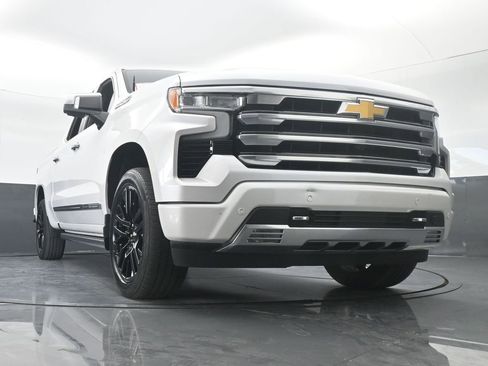 Used 2024 Chevrolet Silverado 1500 High Country w/ Technology Package image 87