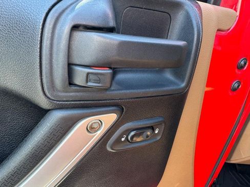 Used 2011 Jeep Wrangler Unlimited Sahara w/ Dual Top Group AWD/4WD image 12