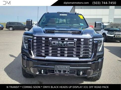 Used 2024 GMC Sierra 2500 Denali Ultimate AWD/4WD image 2