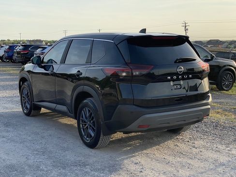 Used 2023 Nissan Rogue S image 7
