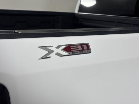 Used 2021 GMC Sierra 1500 SLT image 11