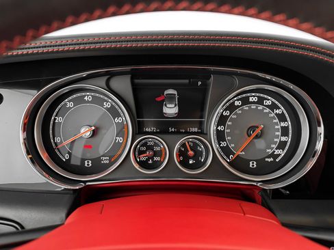 Used 2015 Bentley Continental GT image 22