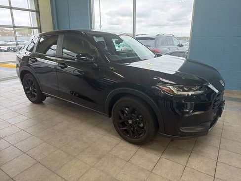 Used 2025 Honda HR-V Sport image 1