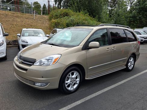 Used 2004 Toyota Sienna XLE FWD image 3