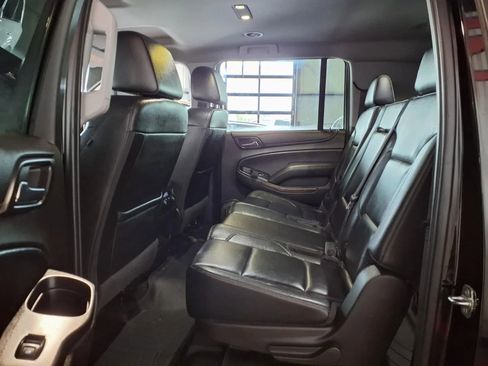 Used 2017 Chevrolet Suburban LT image 16