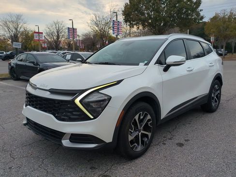 Used 2023 Kia Sportage EX image 2