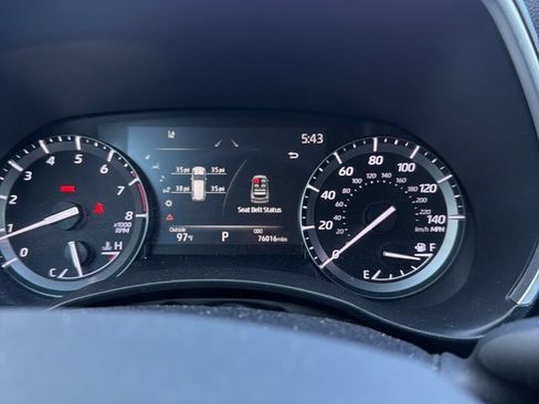 Used 2021 Toyota Highlander XLE FWD image 9