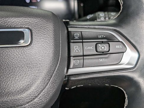Used 2022 Jeep Compass High Altitude AWD/4WD image 36