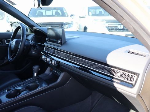 Certified 2025 Honda Civic Sport image 9