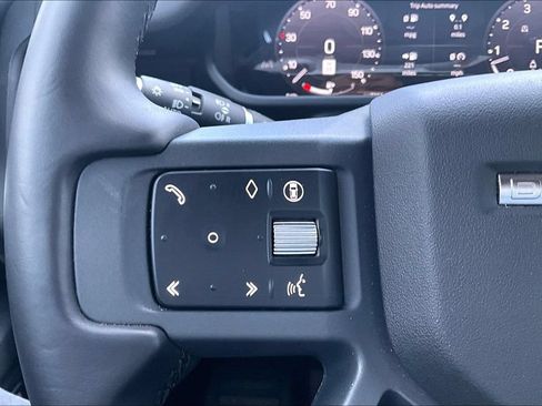 Certified 2025 Land Rover Defender 130 X-Dynamic SE AWD/4WD image 19