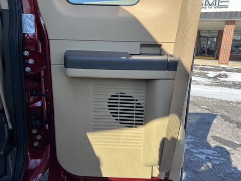 Used 2016 Ford F350 XLT w/ Snow Plow Prep Package image 19