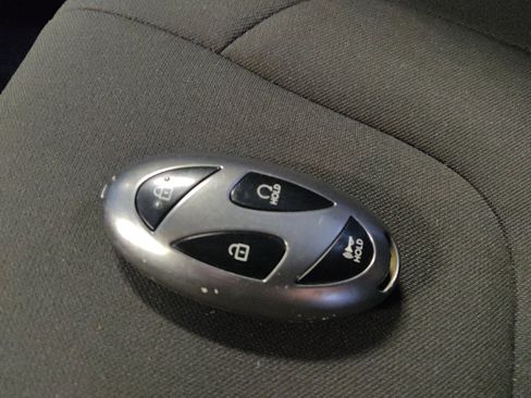 Used 2025 Hyundai Elantra Sport FWD image 32