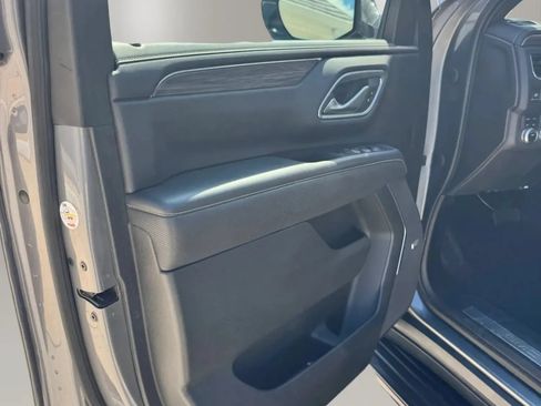 Used 2022 GMC Yukon SLT w/ SLT Premium Package AWD/4WD image 16