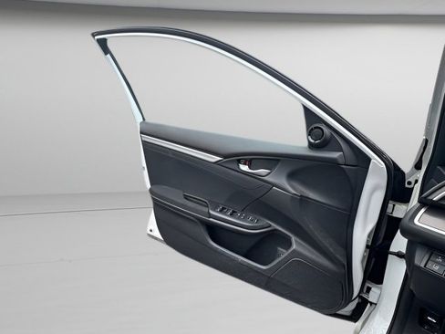 Used 2019 Honda Civic EX image 14