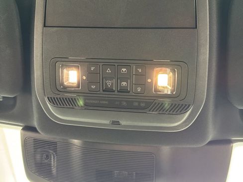 Used 2023 Ford Explorer Platinum w/ Technology Package AWD/4WD image 13
