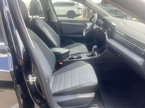 Certified 2026 Volkswagen Jetta SE w/ Black Wheel Package FWD image 27