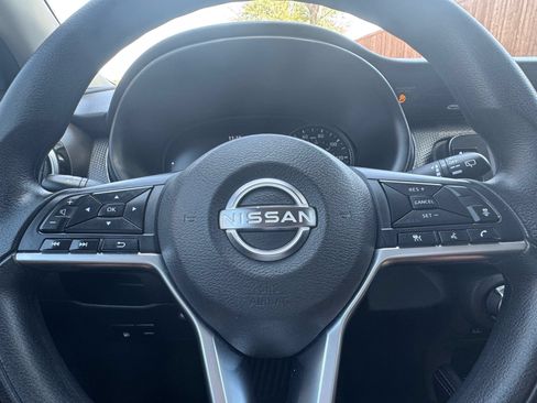 Used 2023 Nissan Kicks SV FWD image 17