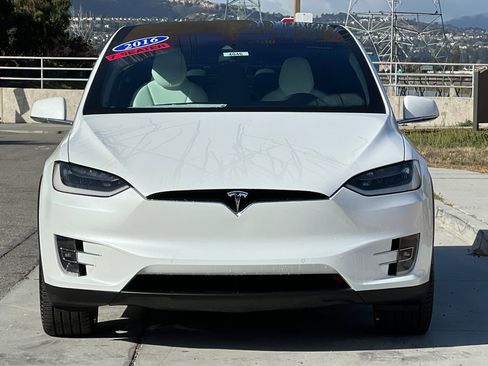 Used 2016 Tesla Model X P90D image 9