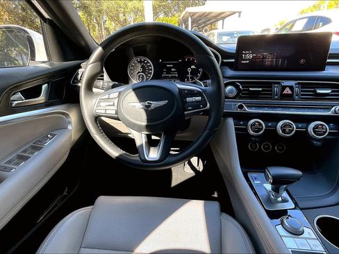 Used 2022 Genesis G70 2.0T image 5