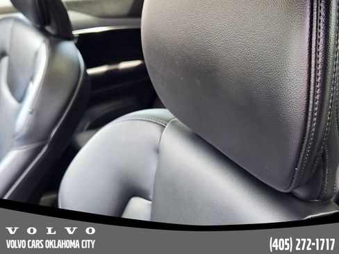 Certified 2025 Volvo XC90 B5 Core image 14